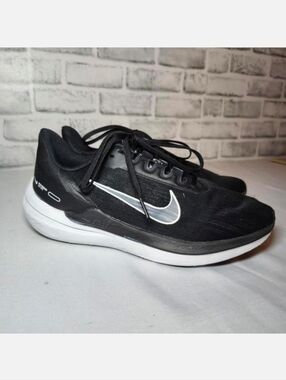Nike Women's Sneakers  Black Winflo 09 Size 9.5 Athletic
